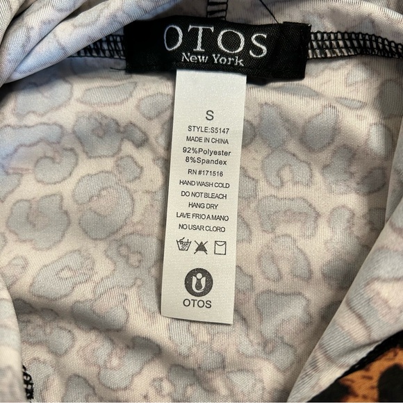 Otos Leopard Print Cropped zip up hoodie with Red Accents - Picture 4 of 7